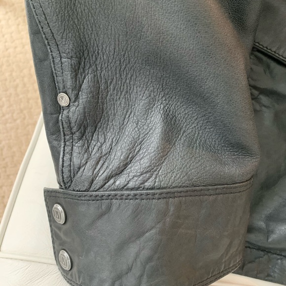 Leather jacket - Picture 10 of 10